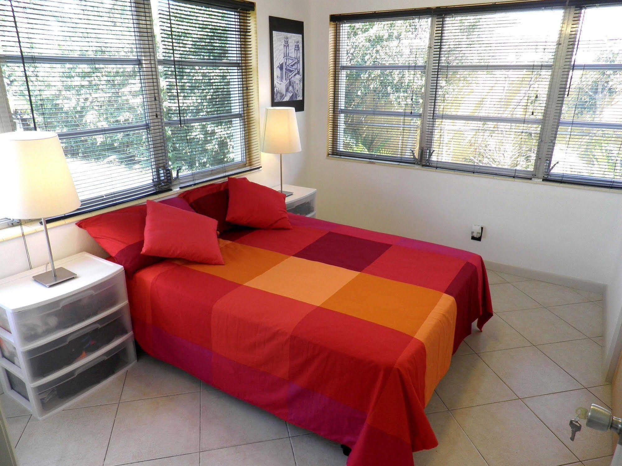 Blue Ocean Guesthouse Oakland Park Εξωτερικό φωτογραφία